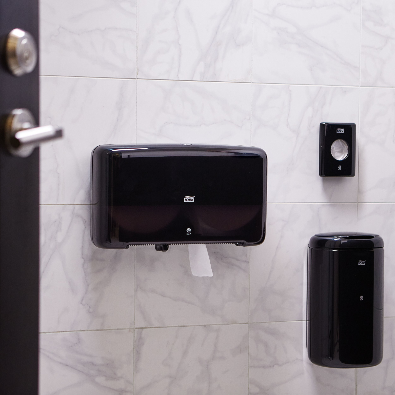 Туалетний папір Tork Universal в рулонах Mini Jumbo, сірий, 1 шар, 240 м, 1 рулон