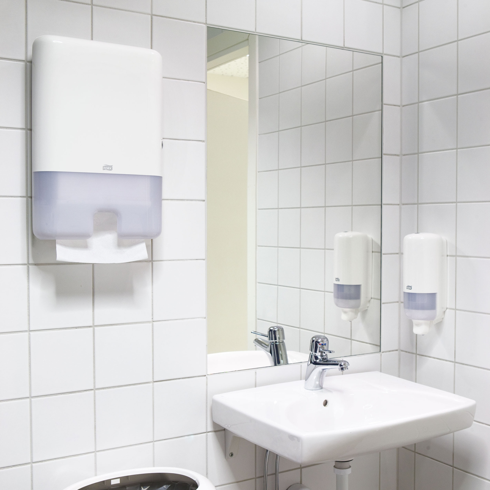 Листові вузькопанельні рушники Tork Xpress Universal складання Multifold, білі, 2 шари, 190 листів