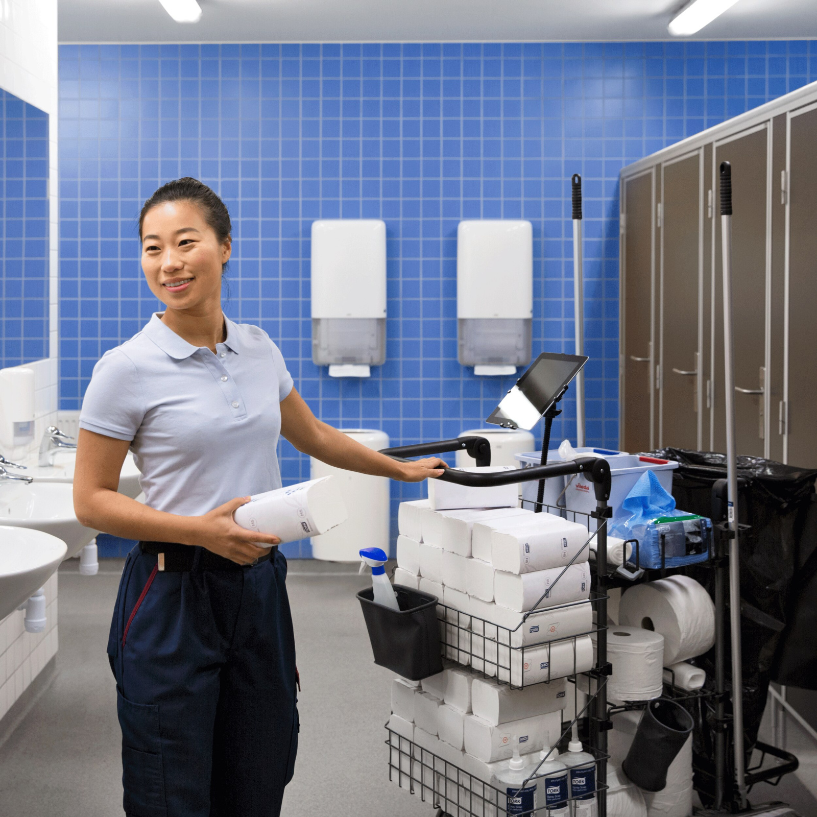 Листові вузькопанельні рушники Tork PeakServe Universal з безперервною подачею, білі, 1 шар, 410 листів