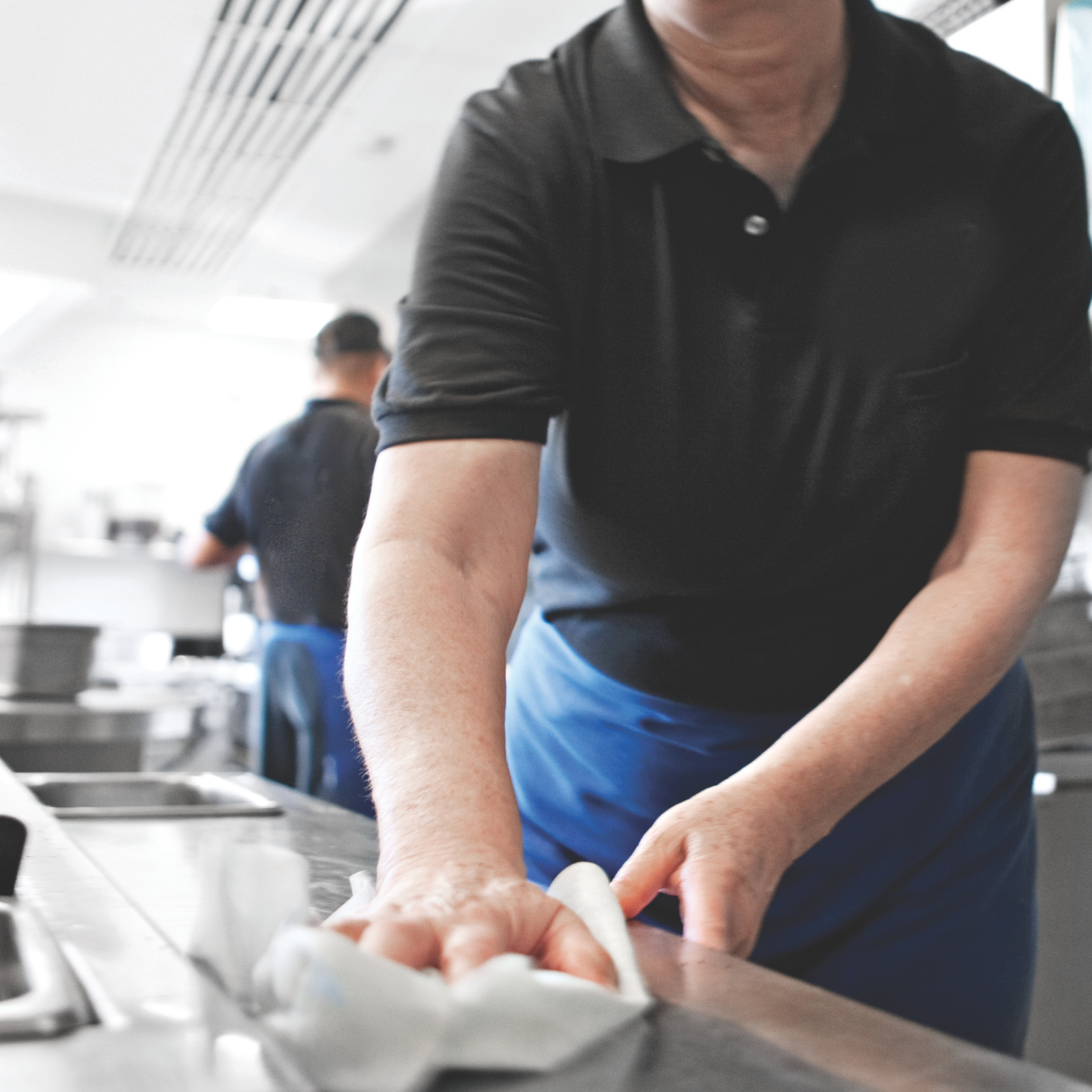 Нетканий матеріал для протирання в рулонах Tork Premium, білий, 152 м, 400 листів, 1 рулон