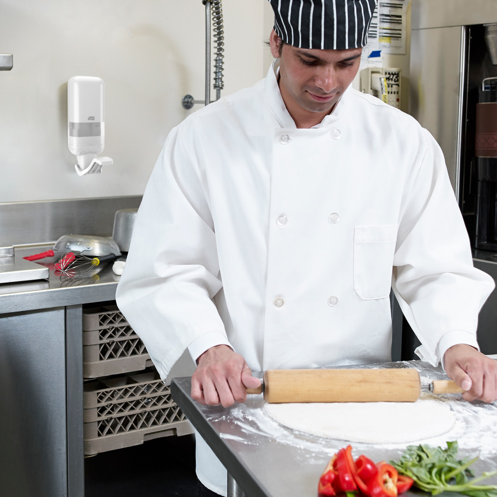 Диспенсер Tork Elevation для рідкого мила з ліктьовим приводом, білий, 1 л