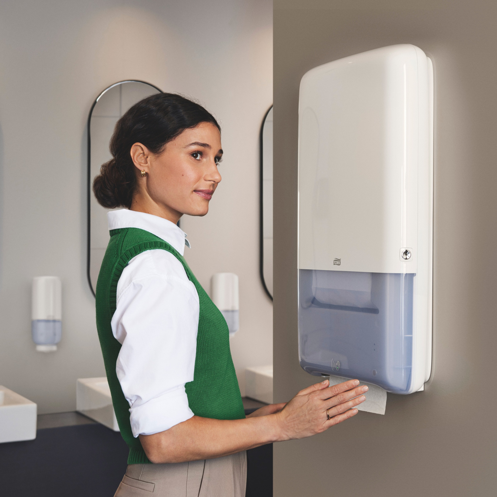 Диспенсер Tork PeakServe Elevation для листових рушників з безперервною подачею, білий