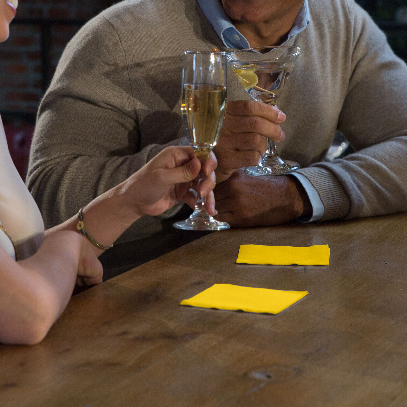 Коктейльні серветки Tork Advanced, жовті, 2 шари, 24х24 см, 200 шт