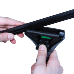 Згін Unger ErgoTec Ninja для миття скла, 30 см, кут нахилу 40°