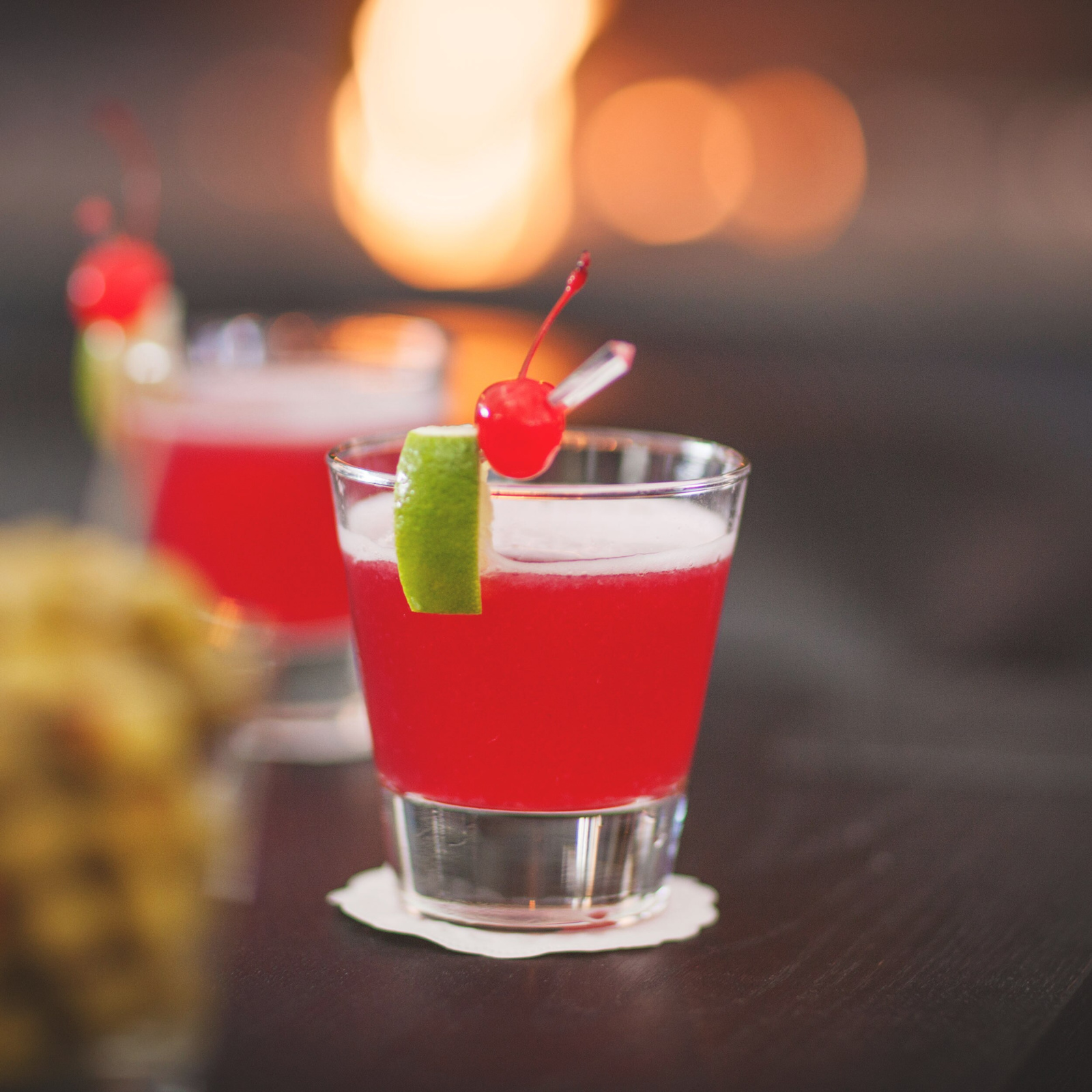 Костери Tork Advanced паперові, білі, зубчатий край, 250 шт